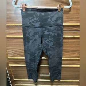 Lululemon Align HR Crop 21" Size 6